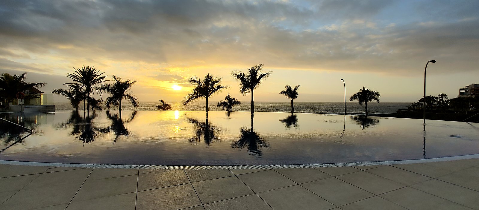 Panorama infinity bazénu H10 Atlantic Sunset